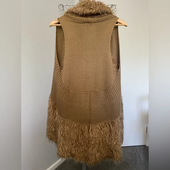 State of Mind sleeveless wool blend cardigan - Picture 4 of 5